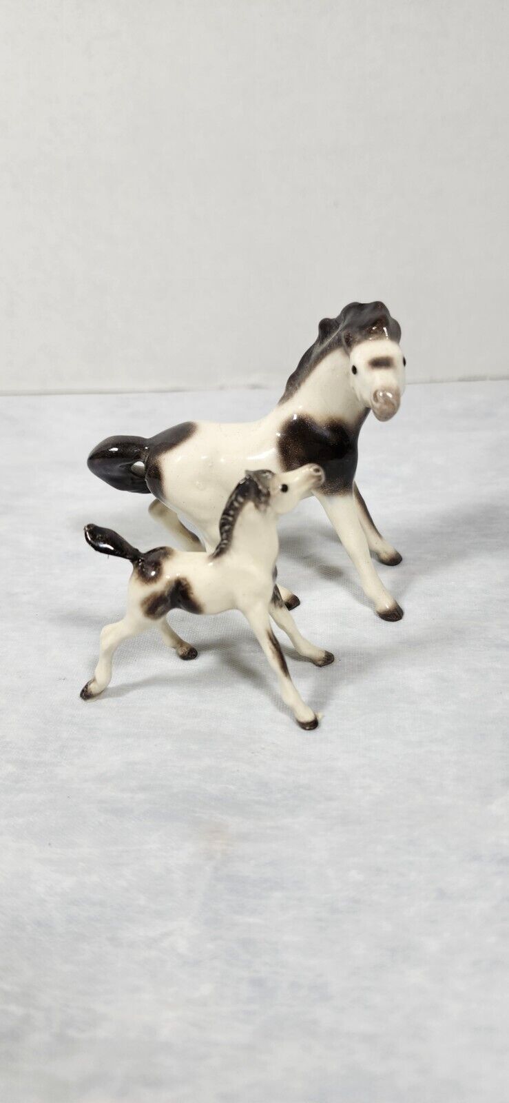 Retired Hagen Renaker Pinto Mustang Stallion Turning & Foal Baby Horse Ceramic 