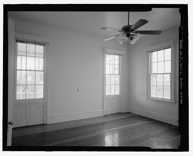 Pensacola FL 2005 Naval Air Station Senior Officers Quarters Q-4 Bedroom