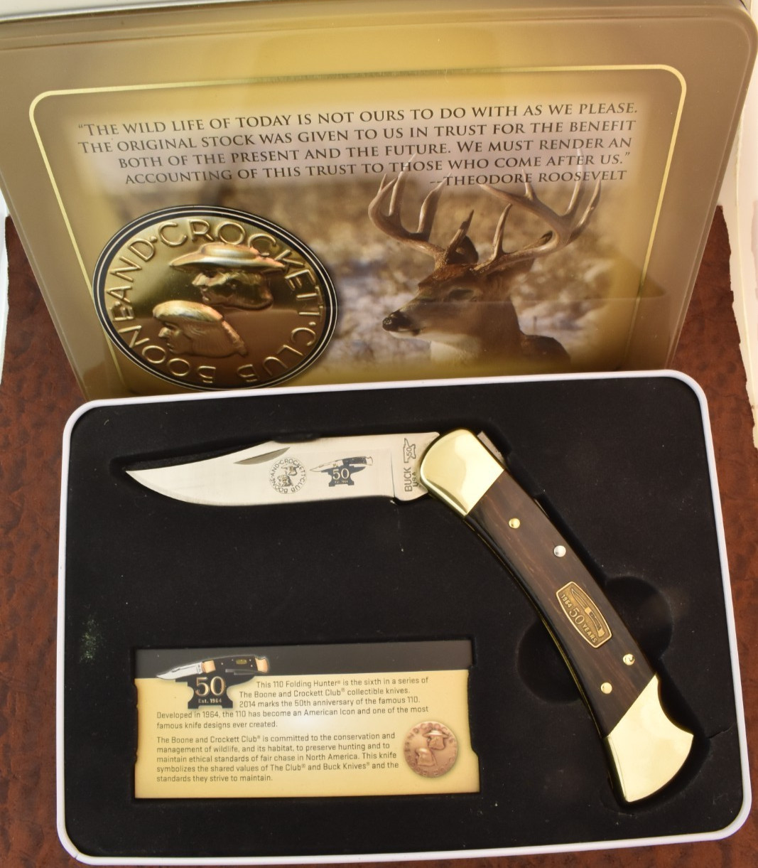 BUCK MADE IN USA BOONE & CROCKET CLUB 110 WOOD LOCKBACK KNIFE 2014 IN TIN (34336