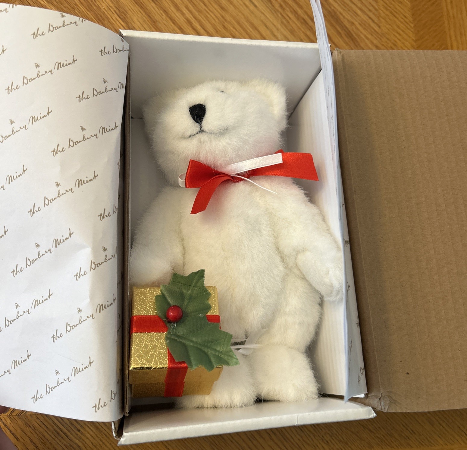 Holly the Diamond Bearing Christmas White Collectible Teddy Bear by DANBURY MINT Holly the Diamond Bearing Christmas White Collectible Teddy Bear by DANBURY MINT