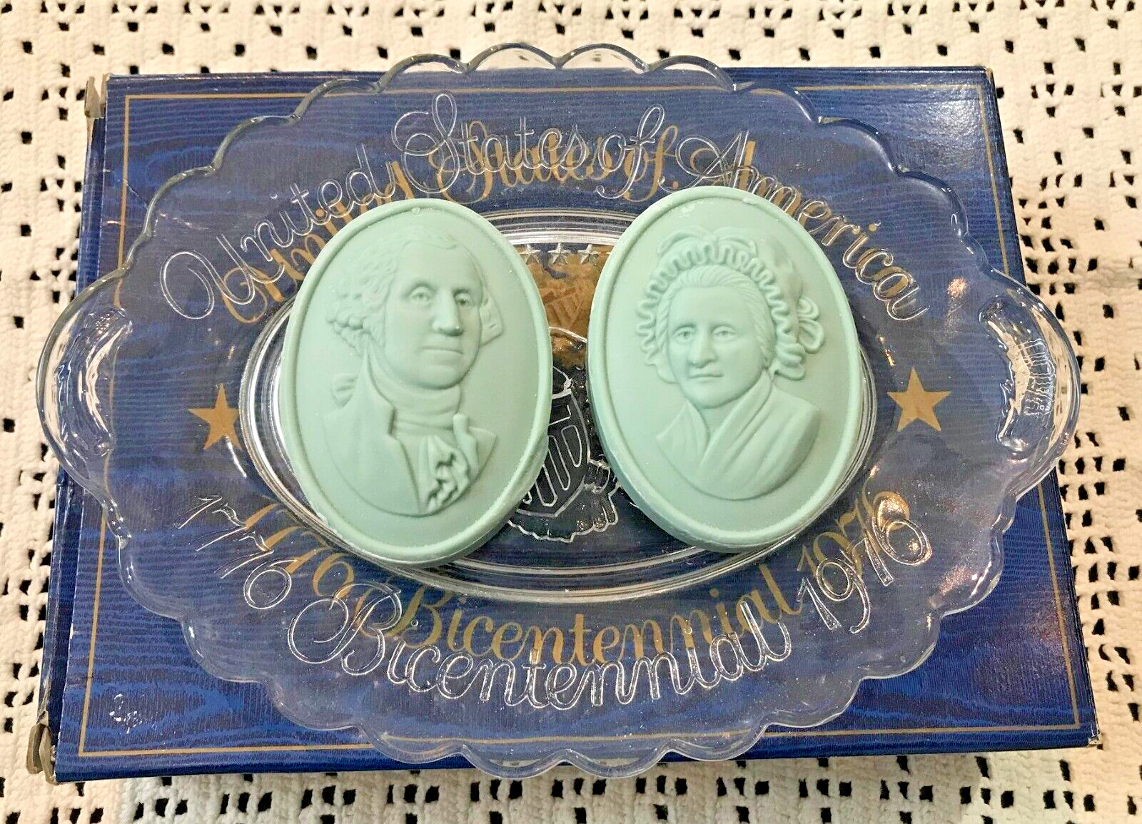 Soap Tray Dish Plate and 2 Bars of Soap Bicentennial Avon NIB
