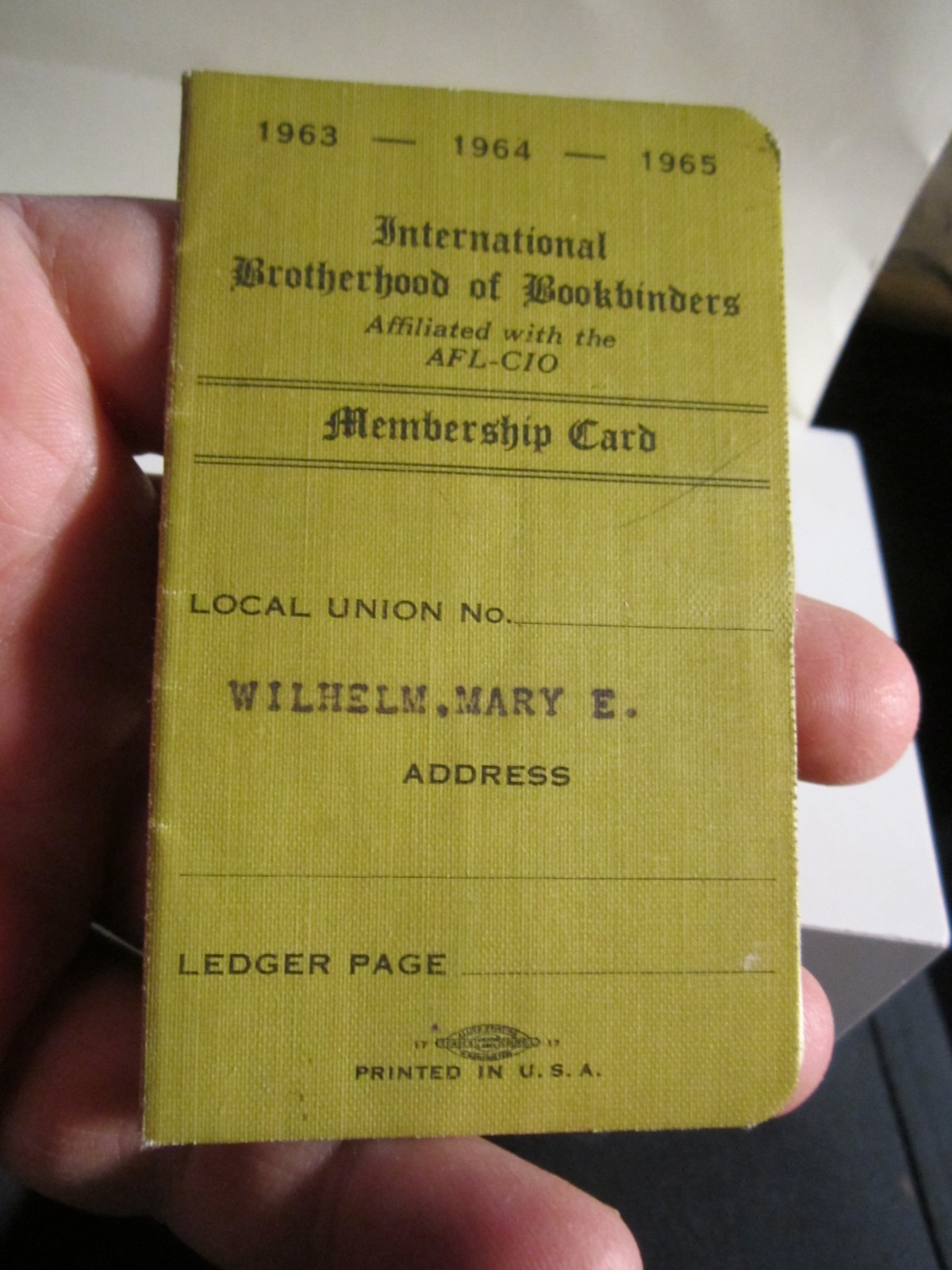 1963 BROTHERHOOD OF BOOKBINDERS MEMBERSHIP BOOKLET SIGNED DATED WITH STAMPS OFCX