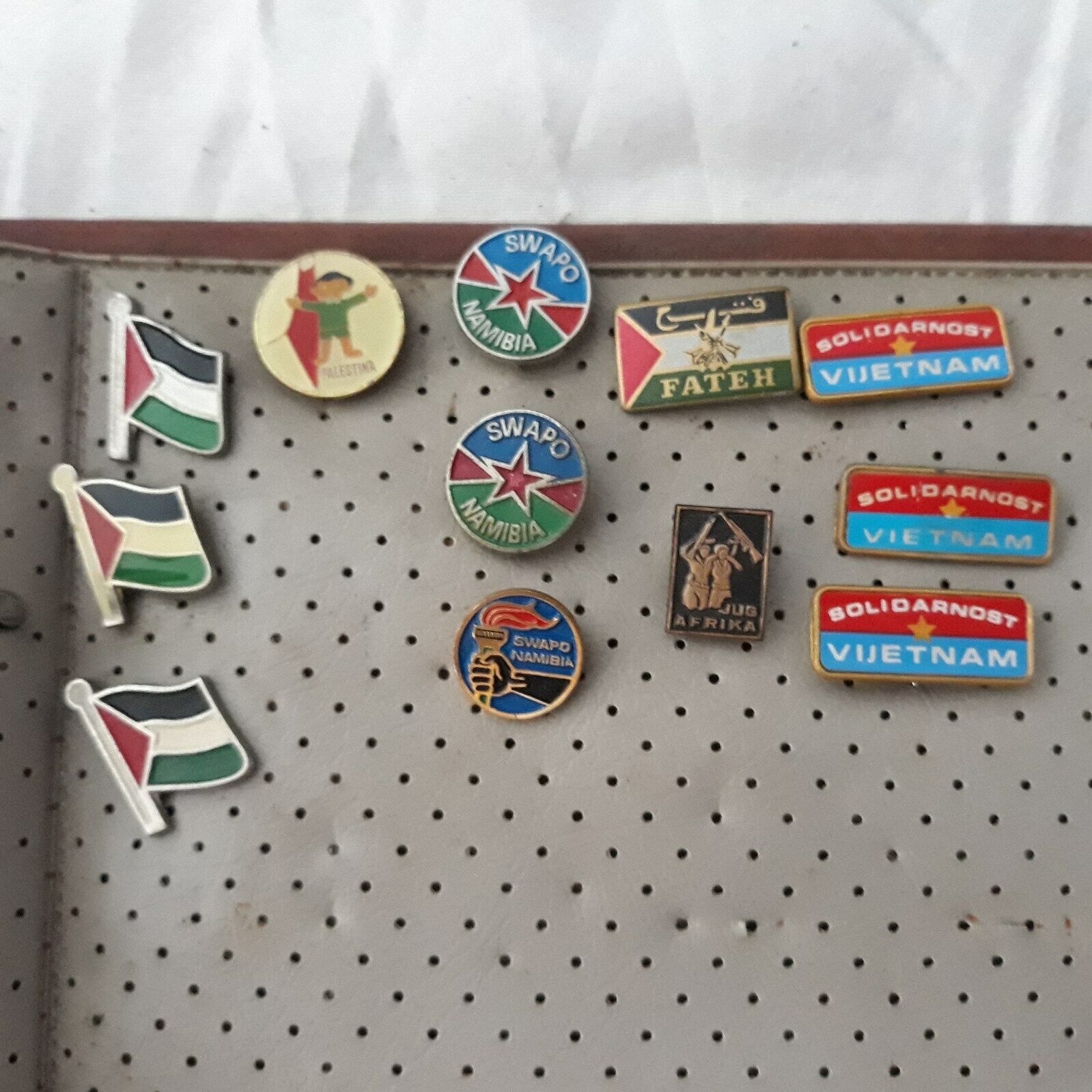 lot of 12 old vintage pins of liberation organization SWAPO Namibia,Palestina...