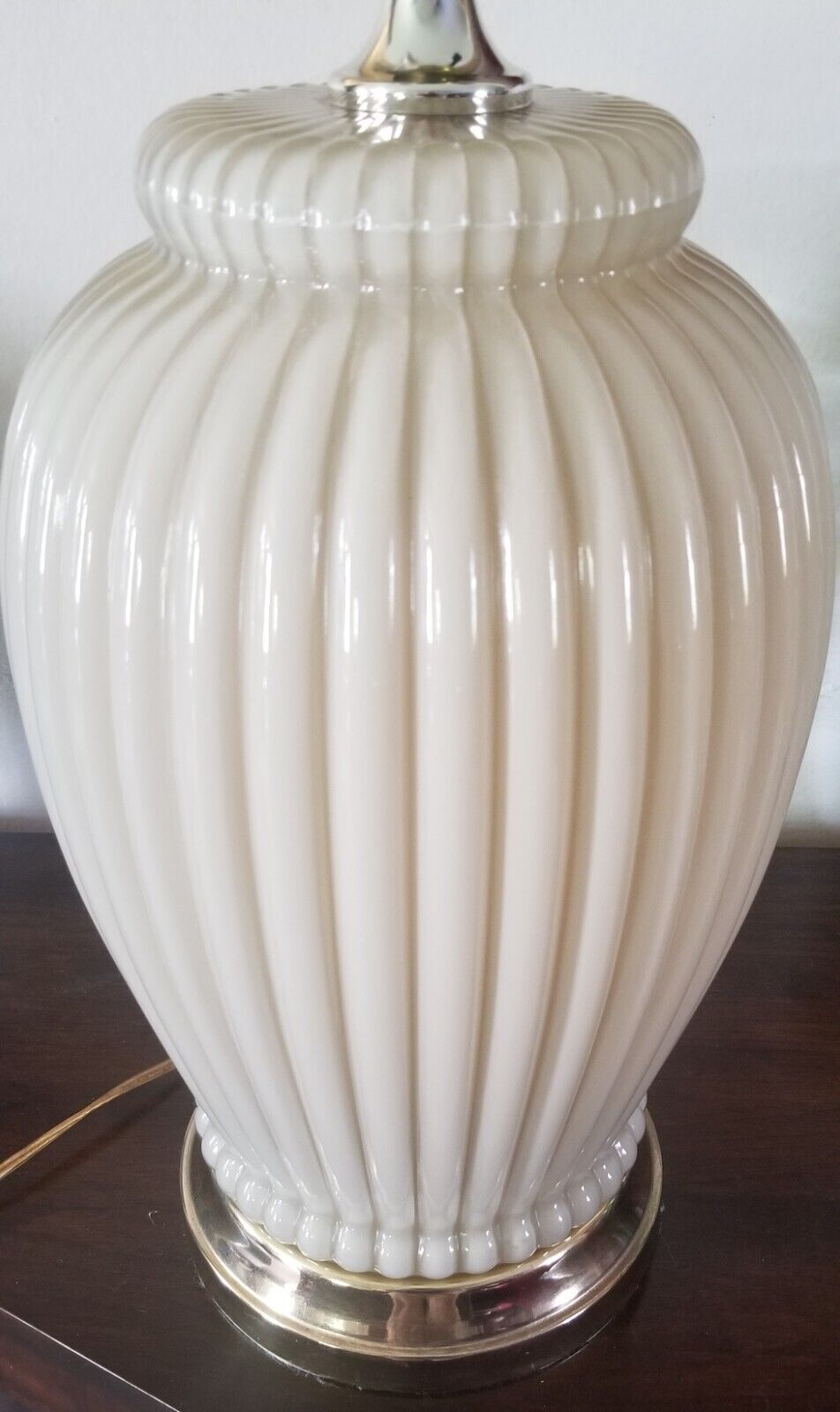 Mid Century Gorgeous Leviton Ribbed Glass Table Lamp Beige Murano Style MCM