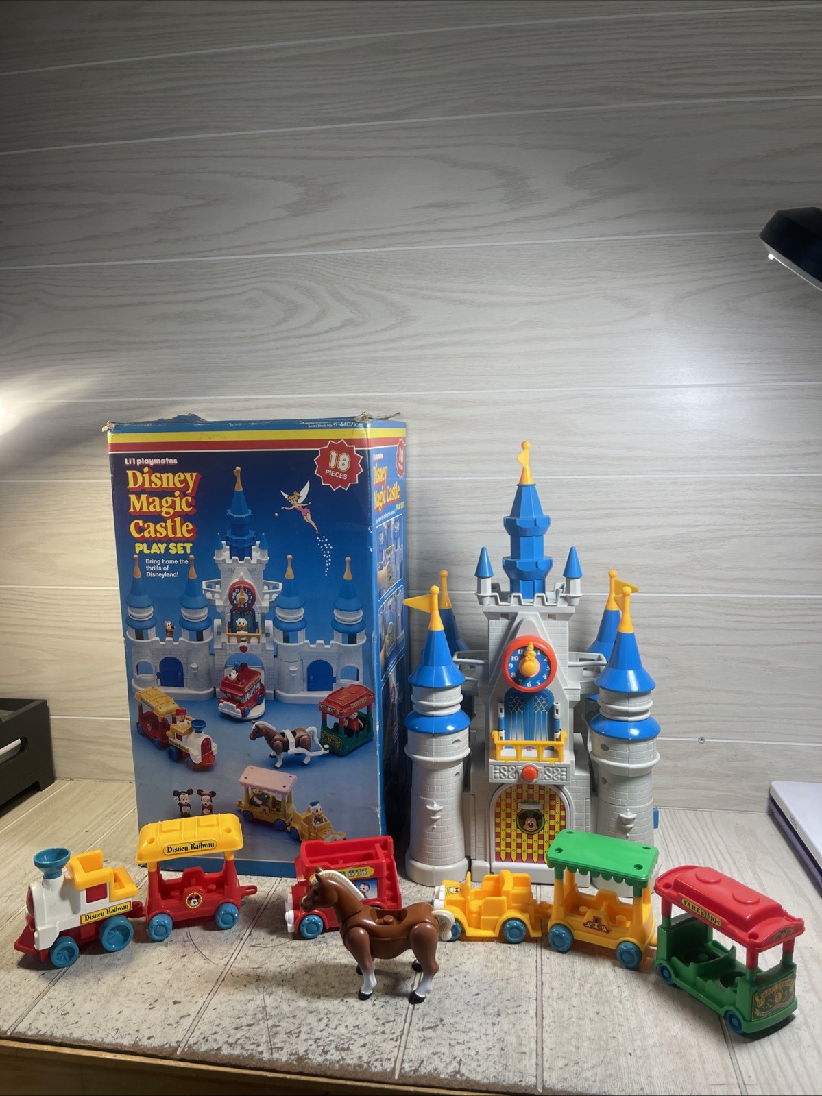 VTG 1987 Lil’l Playmates Disney Magic Castle Play Set Near Complete