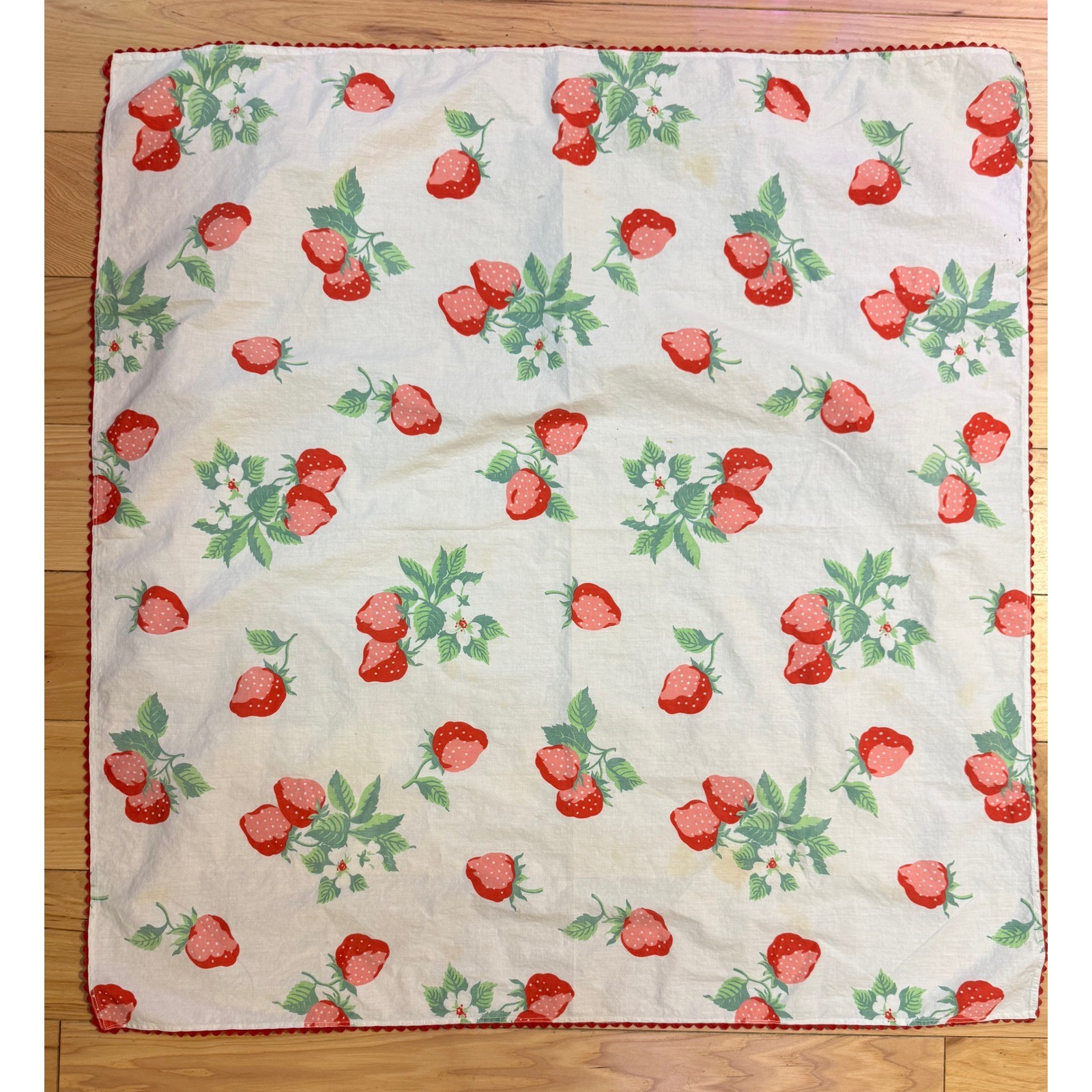 Vintage Strawberry Print Square Tablecloth Red Rickrack Trim Cotton 31x31