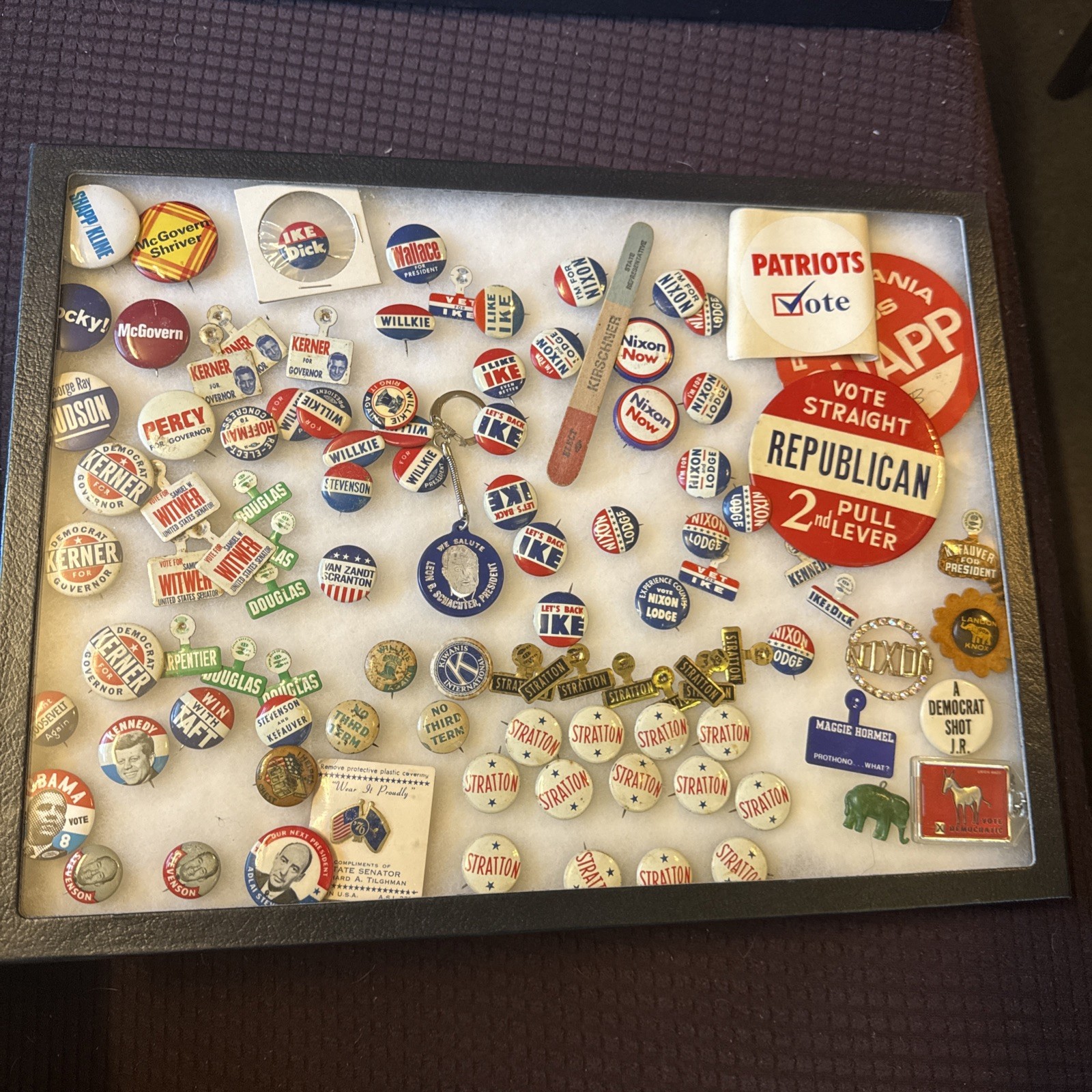 Approx 100 Vtg Political Campaign Button Pinback Nixon Kennedy Stevenson Straton