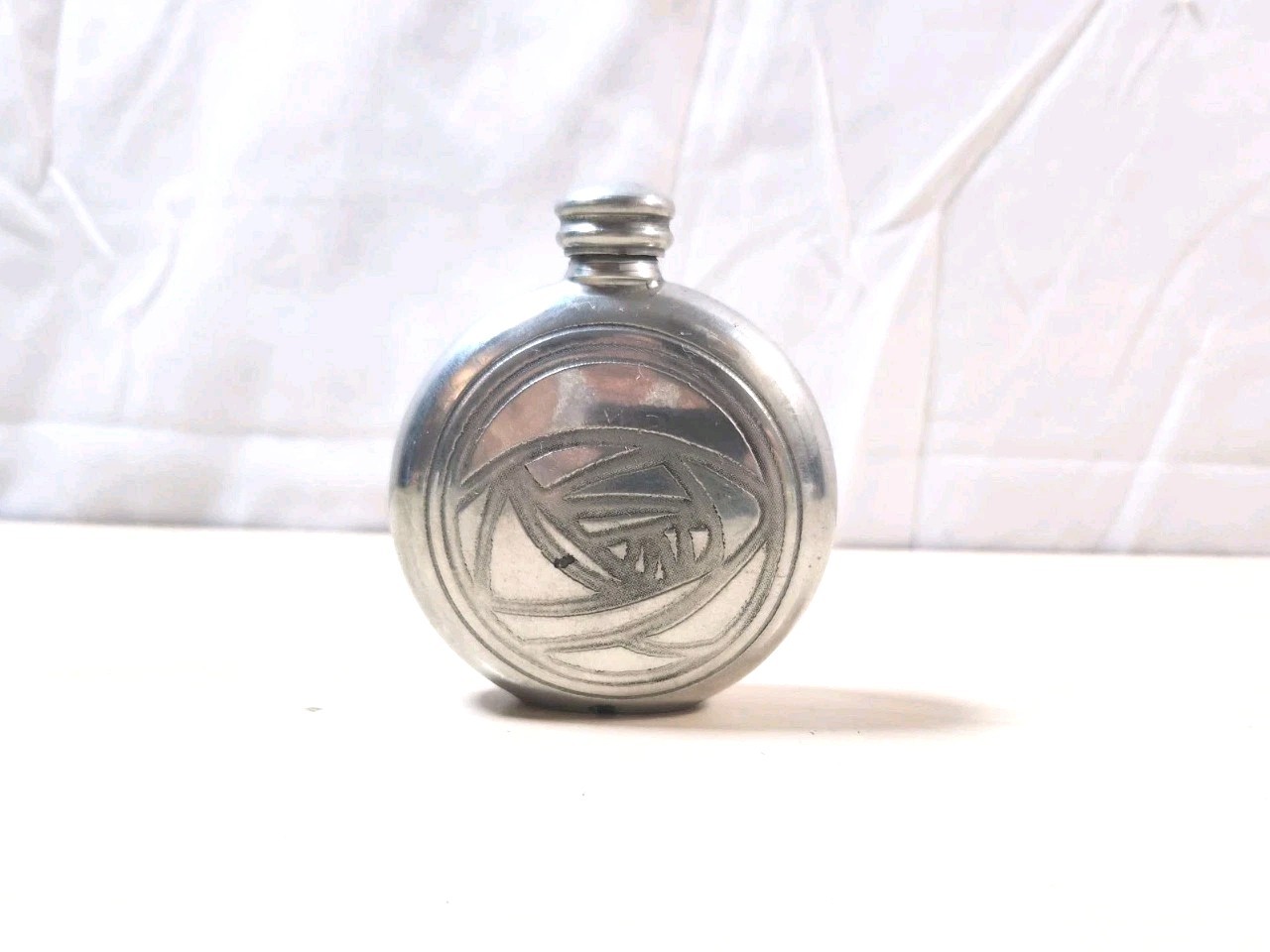 Vintage Pewter Flask Charles Rennie MackIntosh Round Made in UK England_BM
