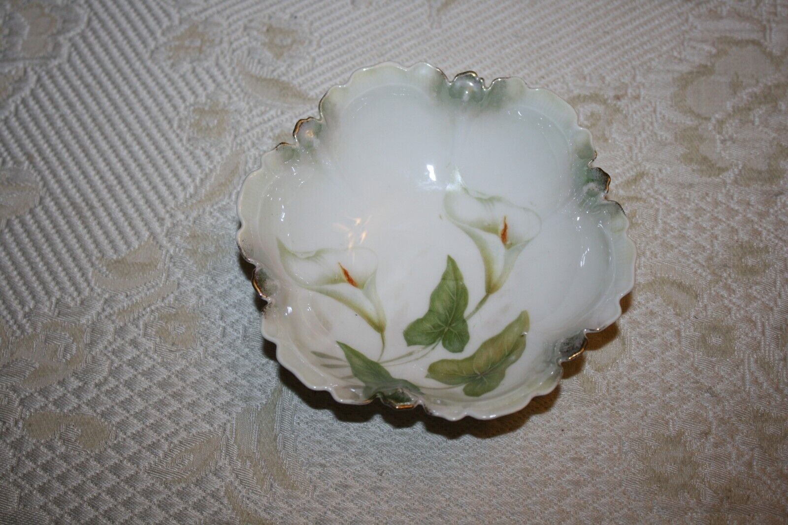 Berry Bowl Scalloped Edge Germany Calla Lily RS Prussia
