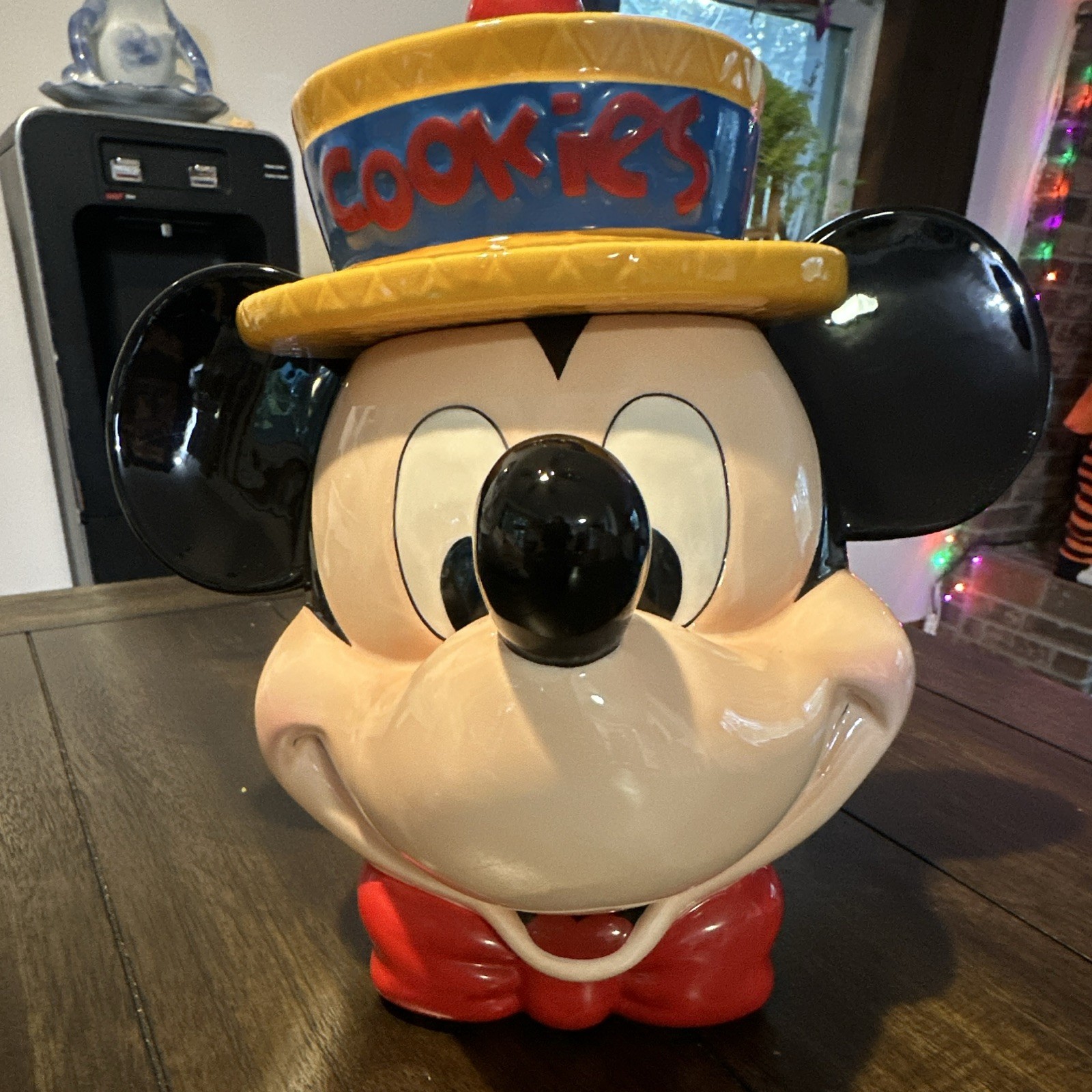 Vintage 1990s Enesco Disney Mickey & Co. Ceramic Straw Hat Cookie Jar (As-Is) Vintage 1990s Enesco Disney Mickey & Co. Ceramic Straw Hat Cookie Jar (As-Is)