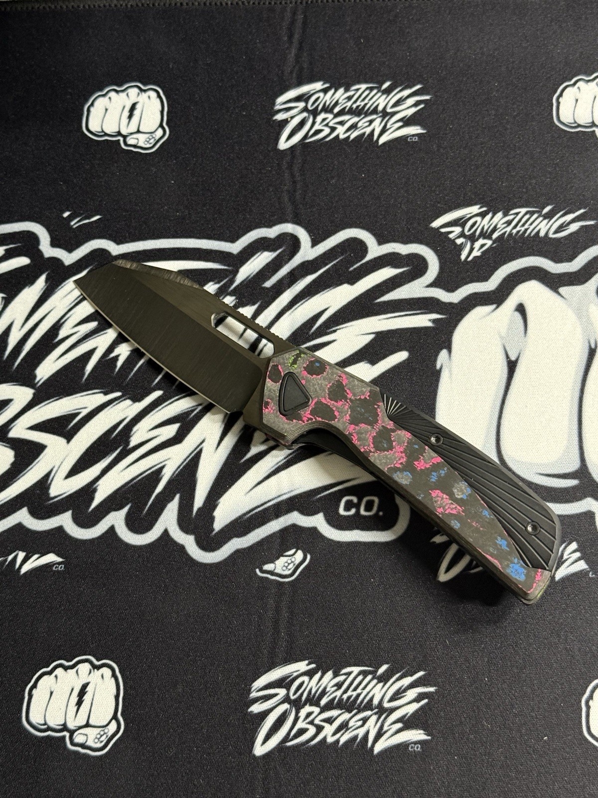 Divo Knives Fireball 80\'s Camo Carbon /S90V PVD Blackwash Blade