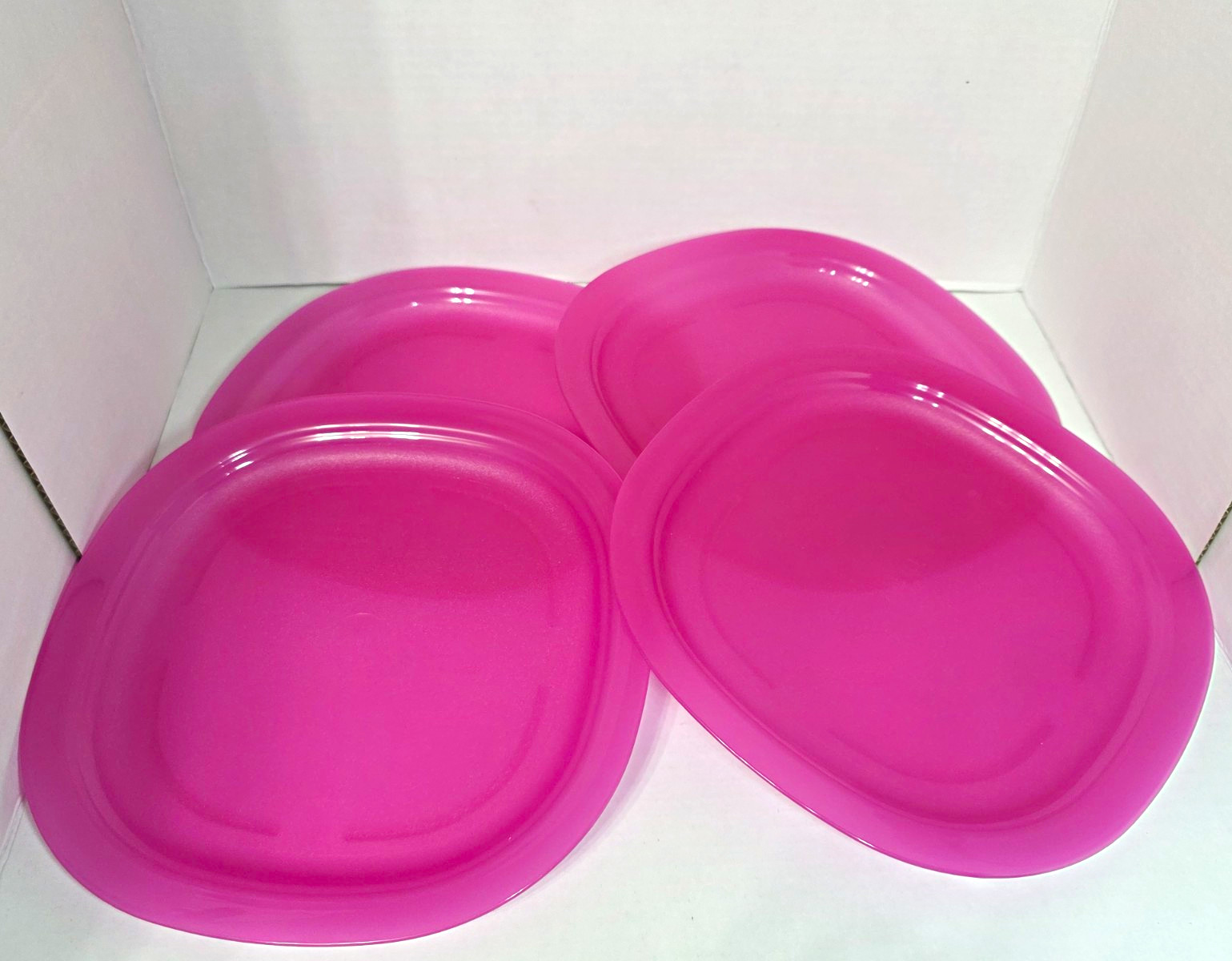 Tupperware Pink Square Plastic Plate Set RARE COLOR NEW Microwave