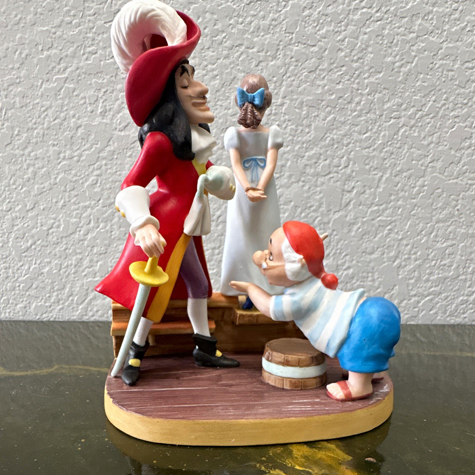 Disney Heroes & Villains Peter Pan Figurine Captain Hook Wendy & Mr. Smee #444 Disney Heroes & Villains Peter Pan Figurine Captain Hook Wendy & Mr. Smee #444