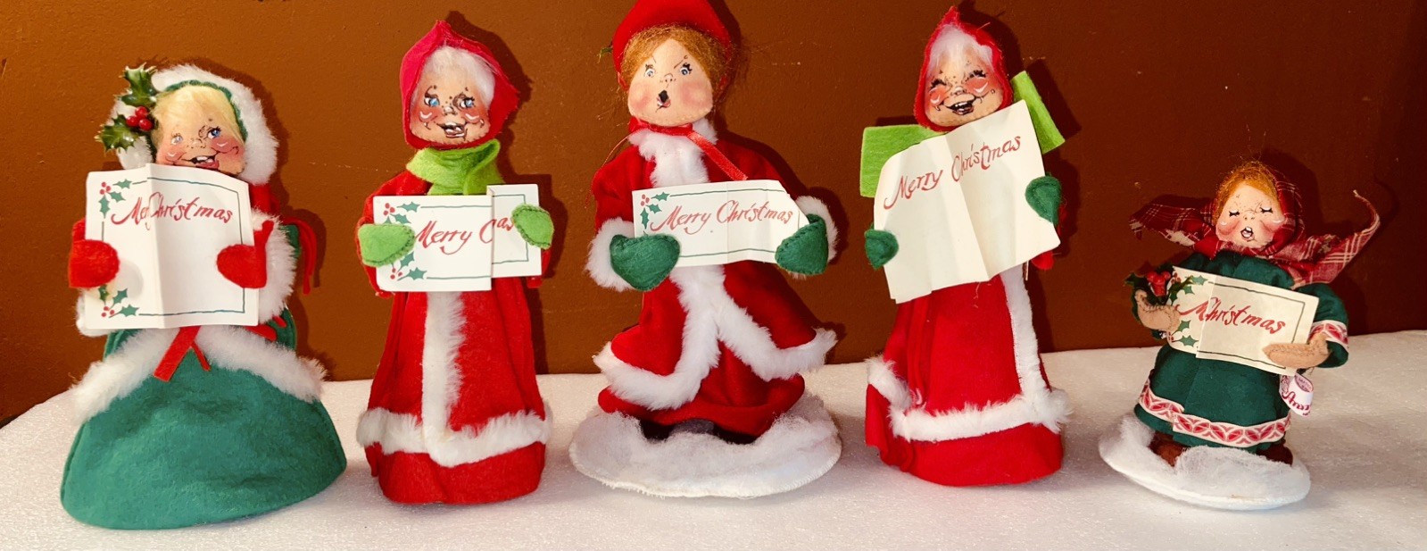 Lot of 5 -Vintage Annalee Christmas Caroler Dolls Choir Figurines Lot of 5 -Vintage Annalee Christmas Caroler Dolls Choir Figurines