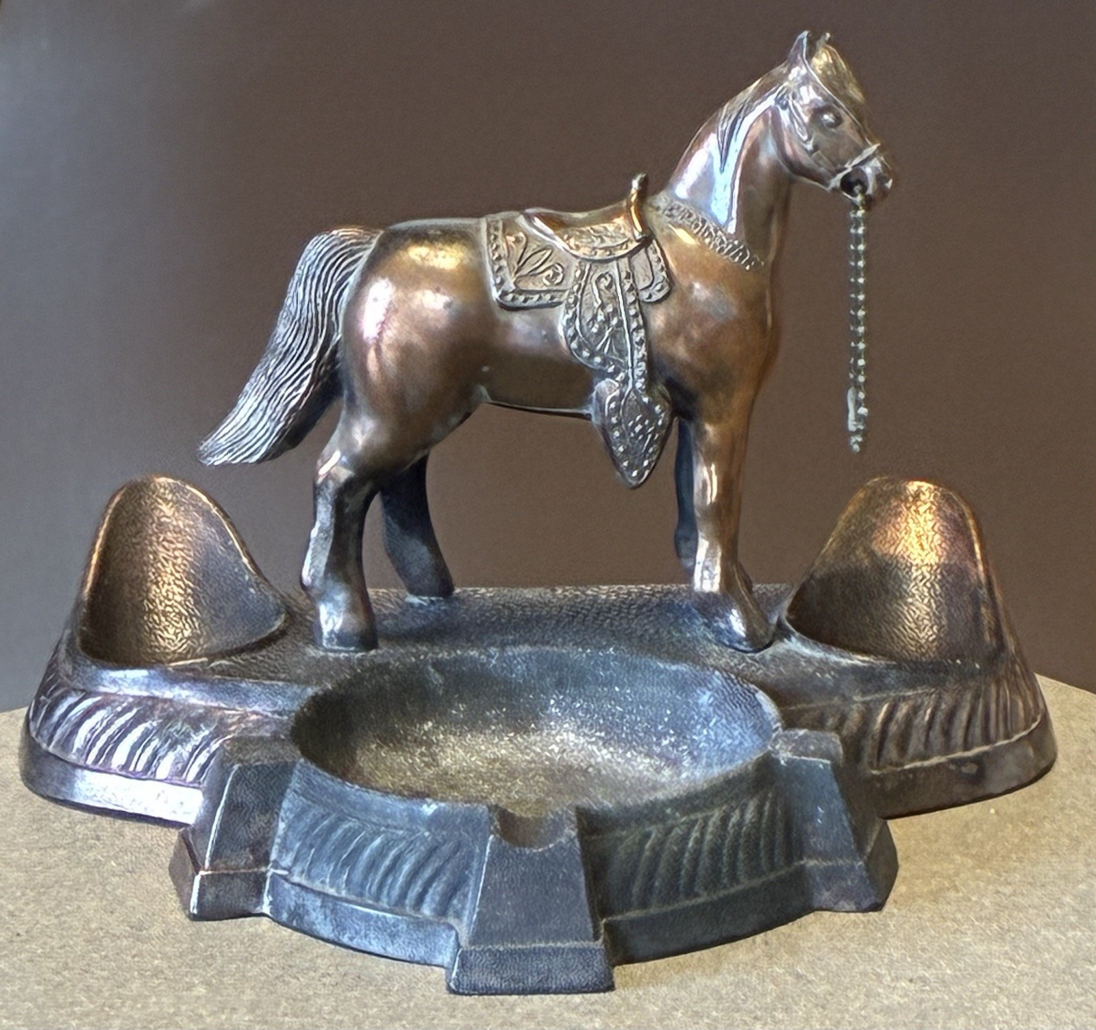 VTG Western Horse Copper Plated Ashtray Cigarette Pipe Bar Man Cave Desk Stand