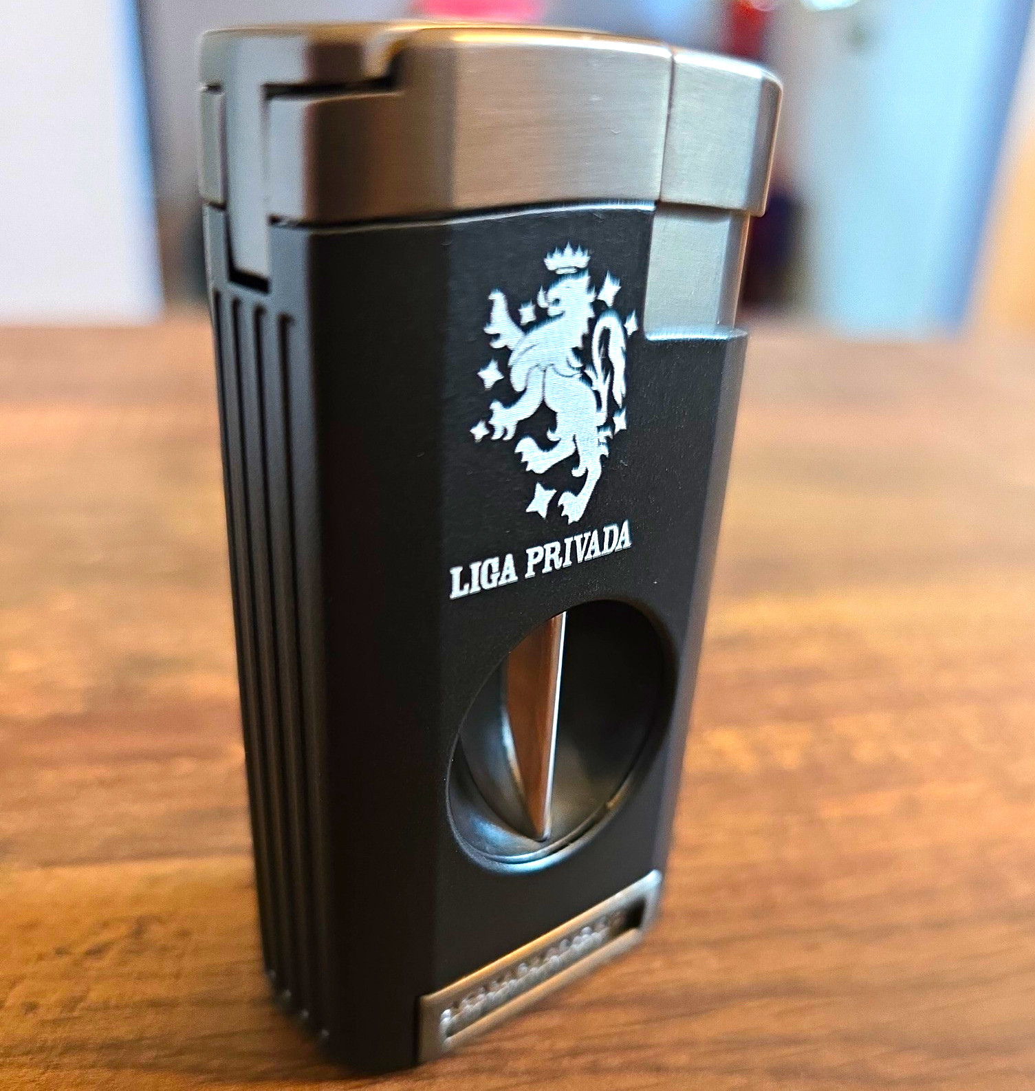 Bugatti Liga Privada V-Cut Triple Torch Cigar Lighter