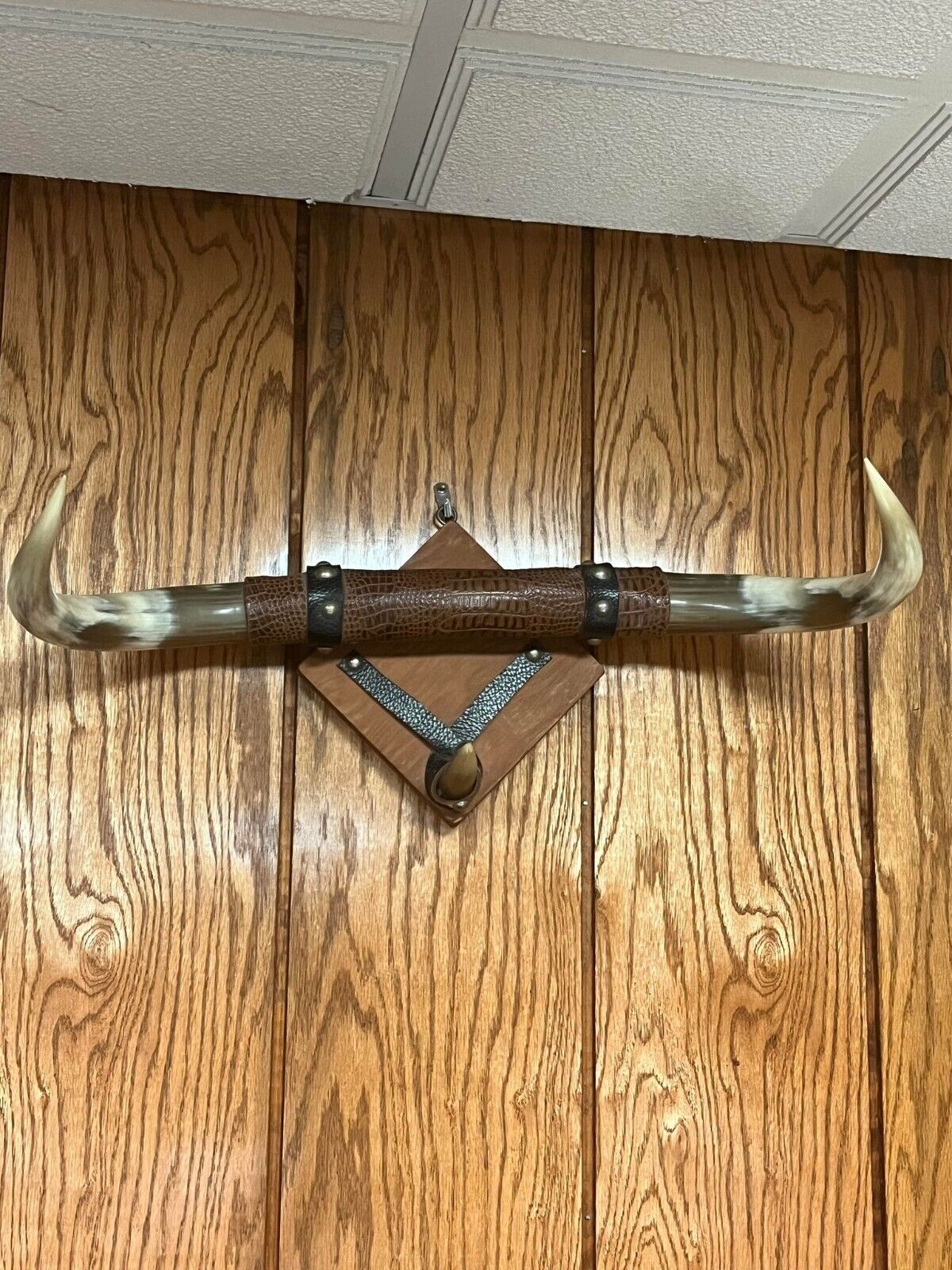 Vintage Wall Mounted 17\'\' Bull Steer Horns w/ Studded Leather - Western man cave
