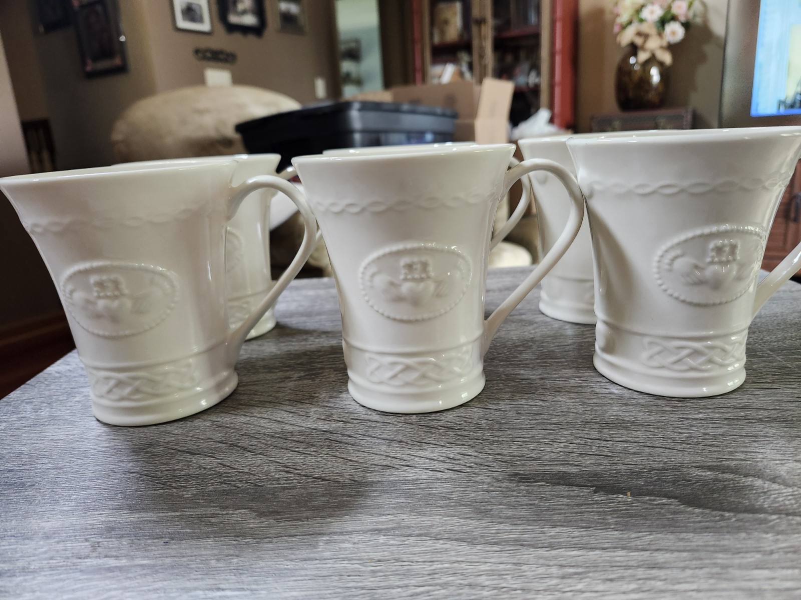 Beleek Claddaugh Set Of 6 Porcelain Coffee Tea Mugs Hands Heart Made In Ireland Beleek Claddaugh Set Of 6 Porcelain Coffee Tea Mugs Hands Heart Made In Ireland