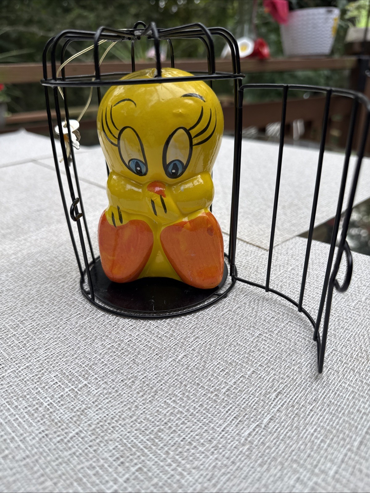 Vintage Warner Bros Tweety Bird Yellow Chalkware Bank Black Cage Looney Tunes Vintage Warner Bros Tweety Bird Yellow Chalkware Bank Black Cage Looney Tunes