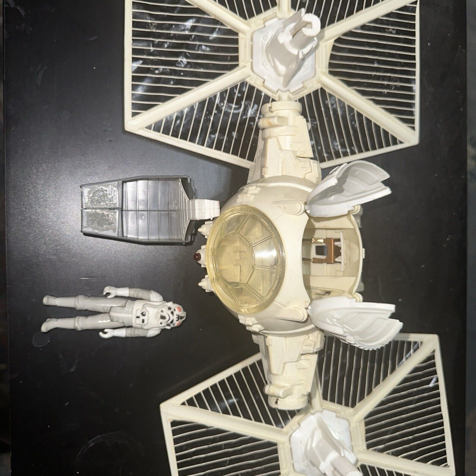 1978 VINTAGE Star Wars IMPERIAL WHITE TIE FIGHTER With White Flight Figure