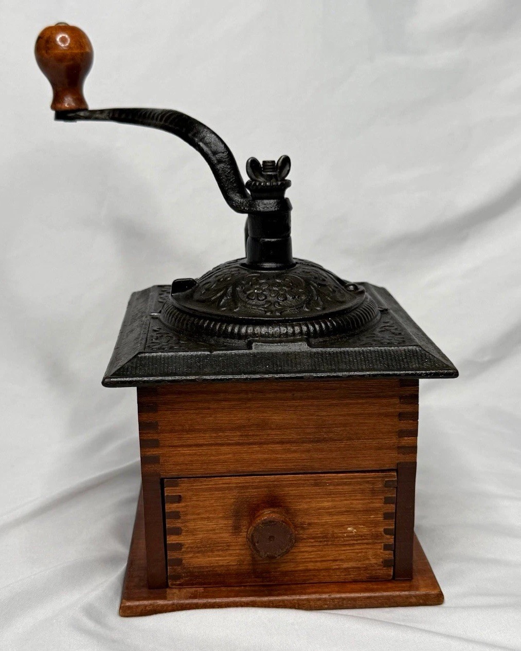 Vintage Woodcroftery Coffee Grinder Wooden Box Dovetail Hand Crank Cast Iron 
