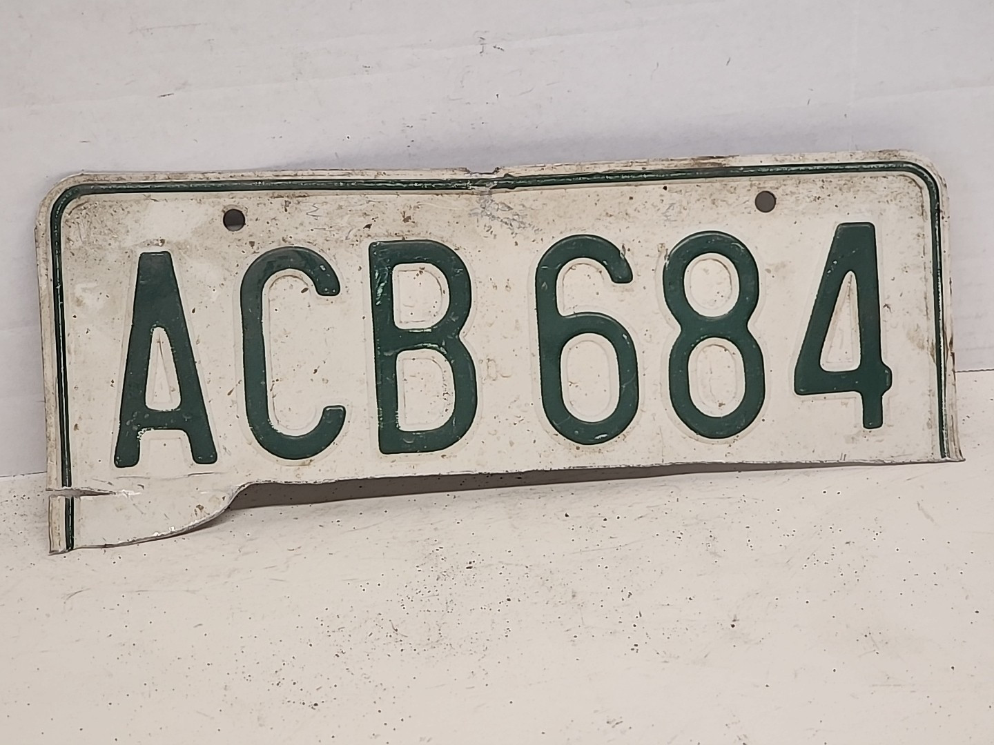 1965 1966 1967 Passenger Vehicle Washington License Plate, ACB 684 bottom Cut