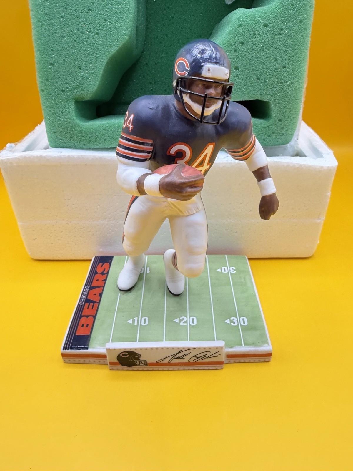 Walter Payton 1993 Sports Impressions Limited Edition Figurine #745/3950 Bears Walter Payton 1993 Sports Impressions Limited Edition Figurine #745/3950 Bears
