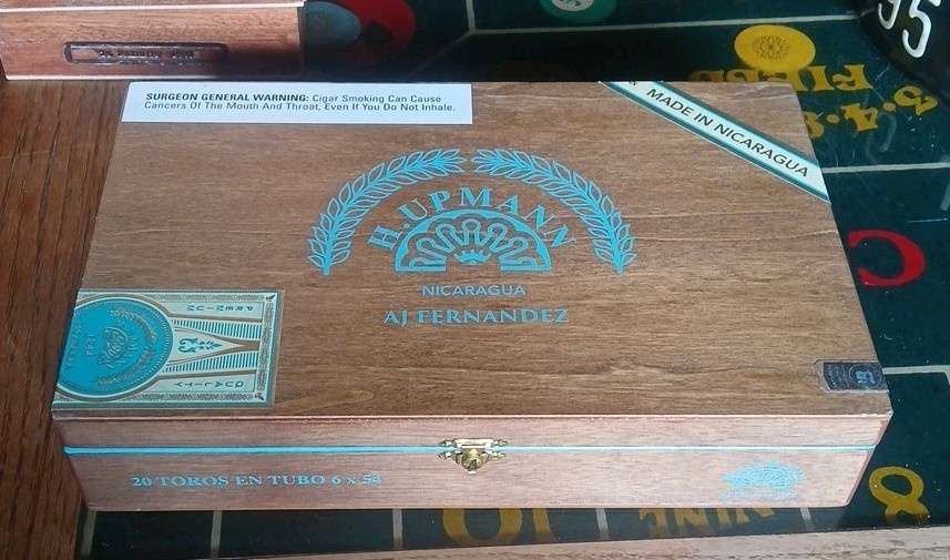 H Upmann Empty Wooden Cigar Box 20 Toros En Tubo 6x54