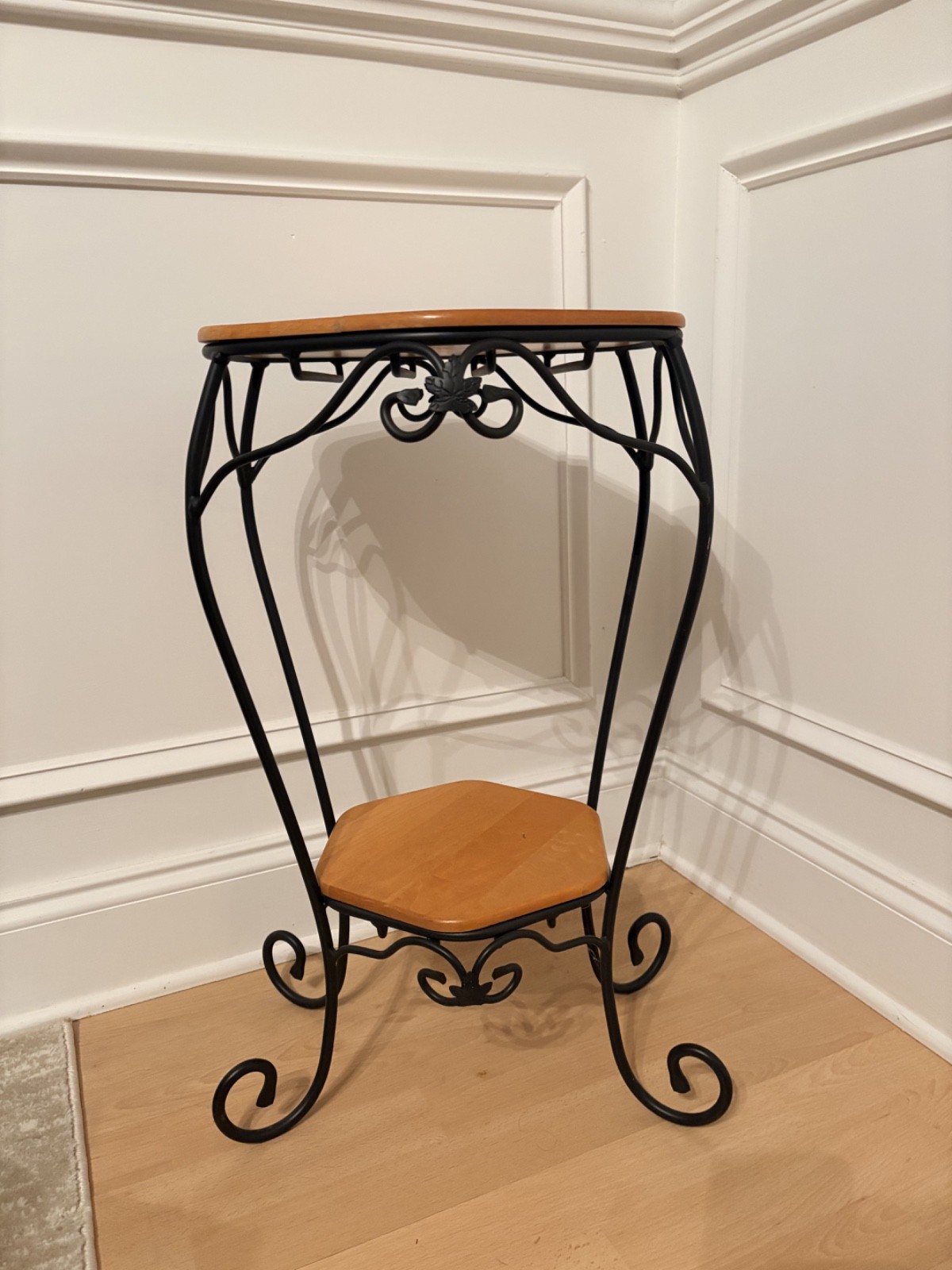 VTG Longaberger Wrought Iron Generations Plant Stand Woodcraft Side Table