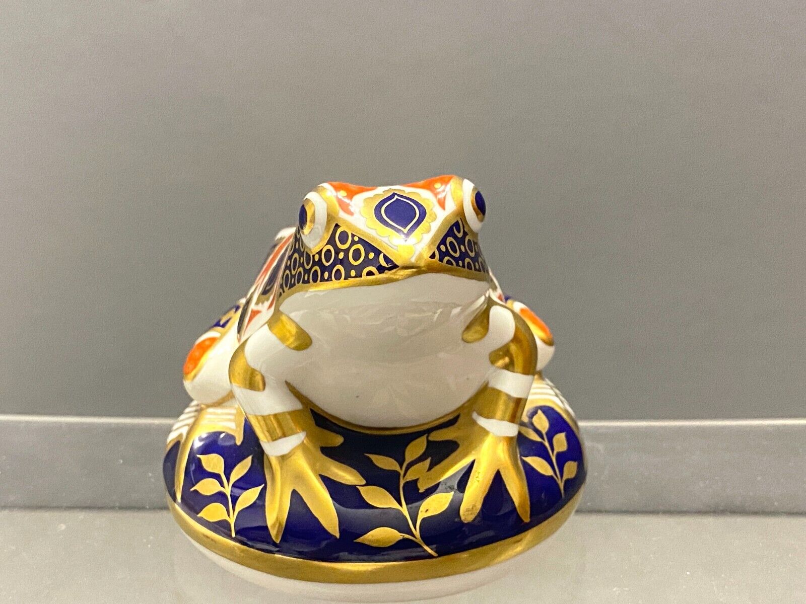 Royal Crown Derby Imari frog figurine paperweight, 