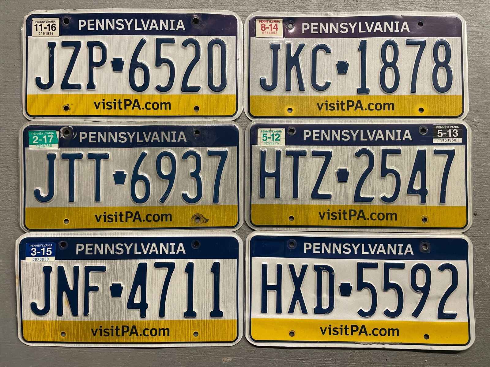 ONE PENNSYLVANIA LICENSE PLATE VISIT PA.COM RANDOM LETTERS/ NUMBERS CRAFT GRADE
