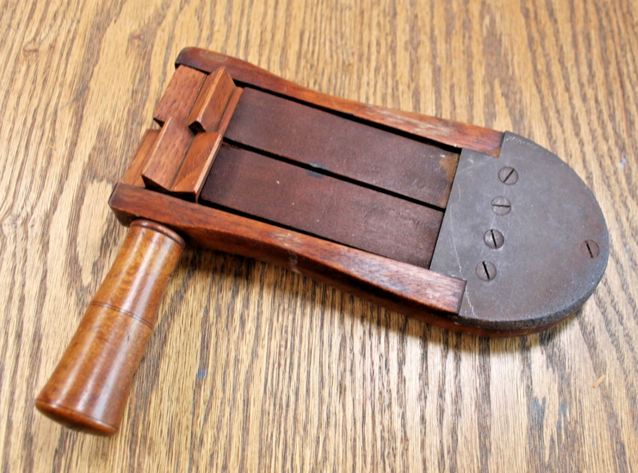 Antique Early Wooden Fire Alarm / Watchman's Rattle / Cog Rattle / Noisemaker Antique Early Wooden Fire Alarm / Watchman's Rattle / Cog Rattle / Noisemaker
