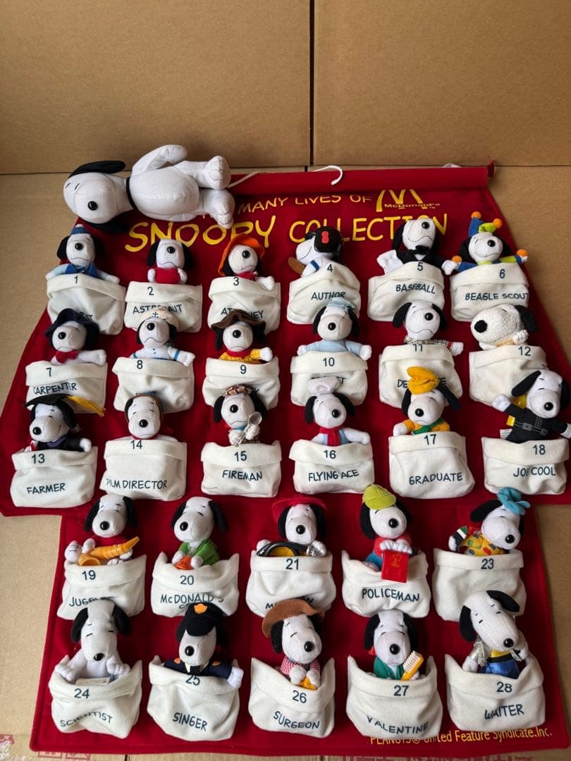 2001 McDonald's Japan The Many Lives Of Snoopy Plush 28 Set Wall Hanging