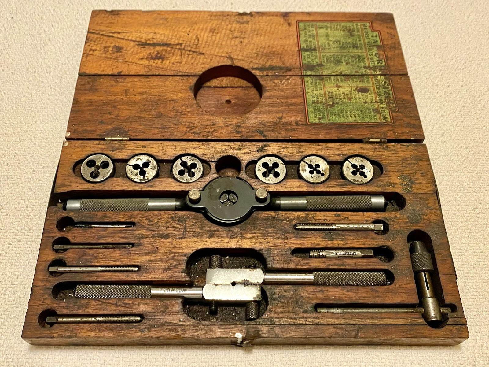 Vintage Ace Henry L Hanson Tap & Die Complete Set 21 AG w/Orig. Wooden Box Nice Vintage Ace Henry L Hanson Tap & Die Complete Set 21 AG w/Orig. Wooden Box Nice