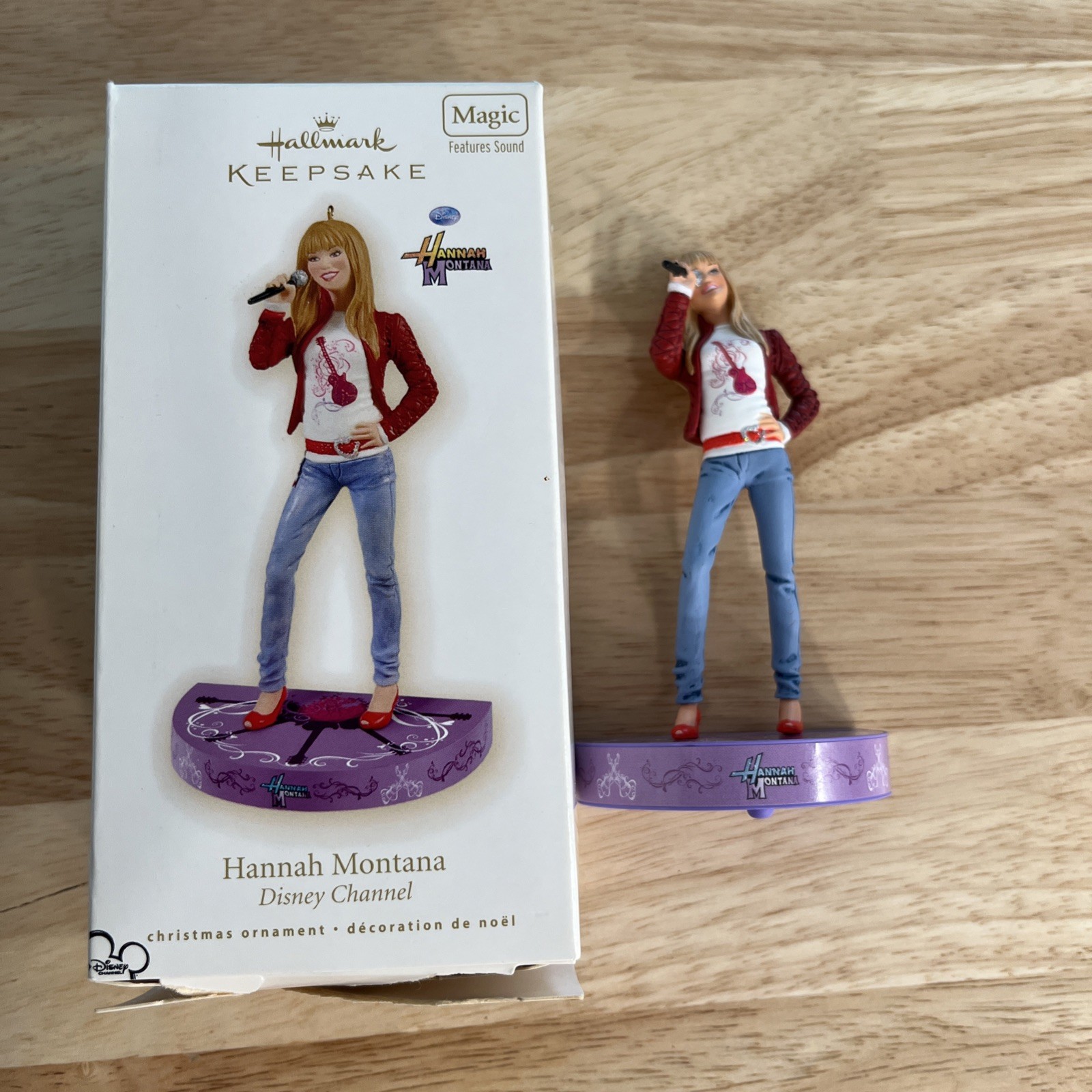 2009 Hallmark Keepsake Singing Hannah Montana Disney Channel w/Sound Miley Cyrus 2009 Hallmark Keepsake Singing Hannah Montana Disney Channel w/Sound Miley Cyrus