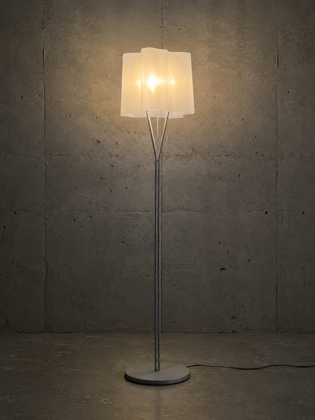 Artemide logico intuitive floor lamp with hand-blown glass’s