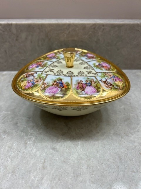 RARE VINTAGE JKW Fragonard LOVE STORY HEAVY GOLD Triangle Candy Dish With Lid