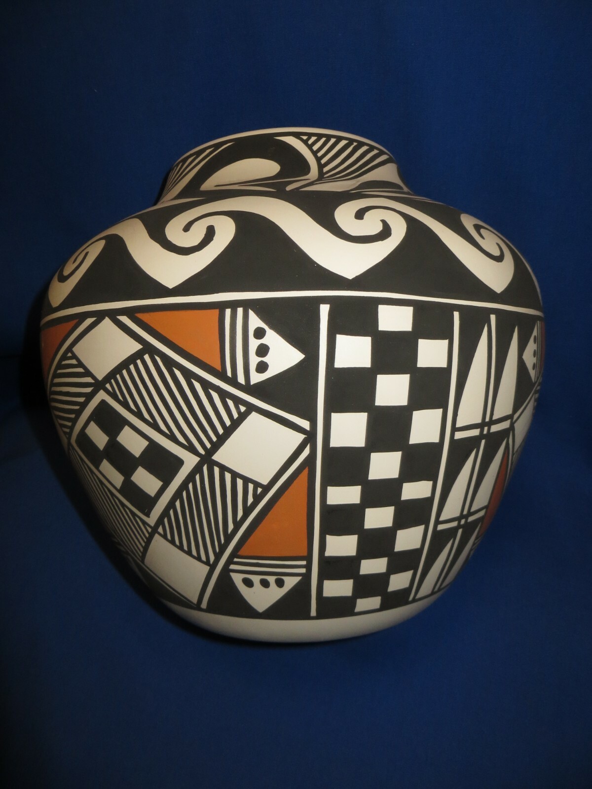 NEW Large Stunning Beautiful Acoma Pottery Bowl Hand Made Loretta Joe 11 inch