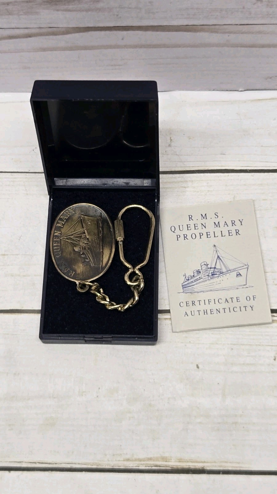 R.M.S Queen Mary Propeller Key Ring With Certificate Of Authenticity R.M.S Queen Mary Propeller Key Ring With Certificate Of Authenticity