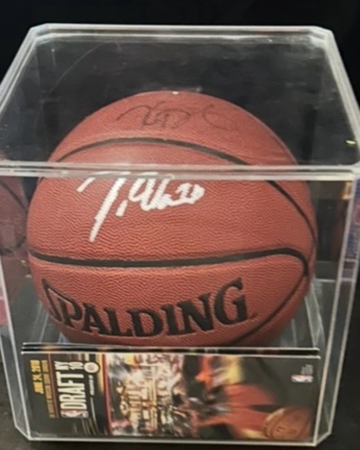 Kevin Durant and John Wall signed Basketball RARE Kevin Durant and John Wall signed Basketball RARE