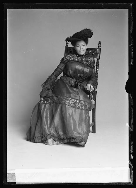 Photo:Mrs M.F. Reese Portrait Woman in Dress Hat 1903 1905