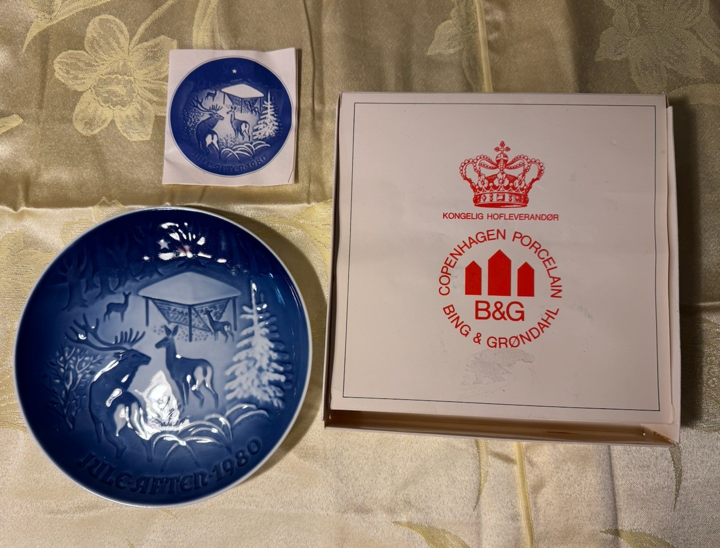 1980 Bing And Grondahl (B&G) Christmas Plate BOXED. Christmas in the Woods.  VTG