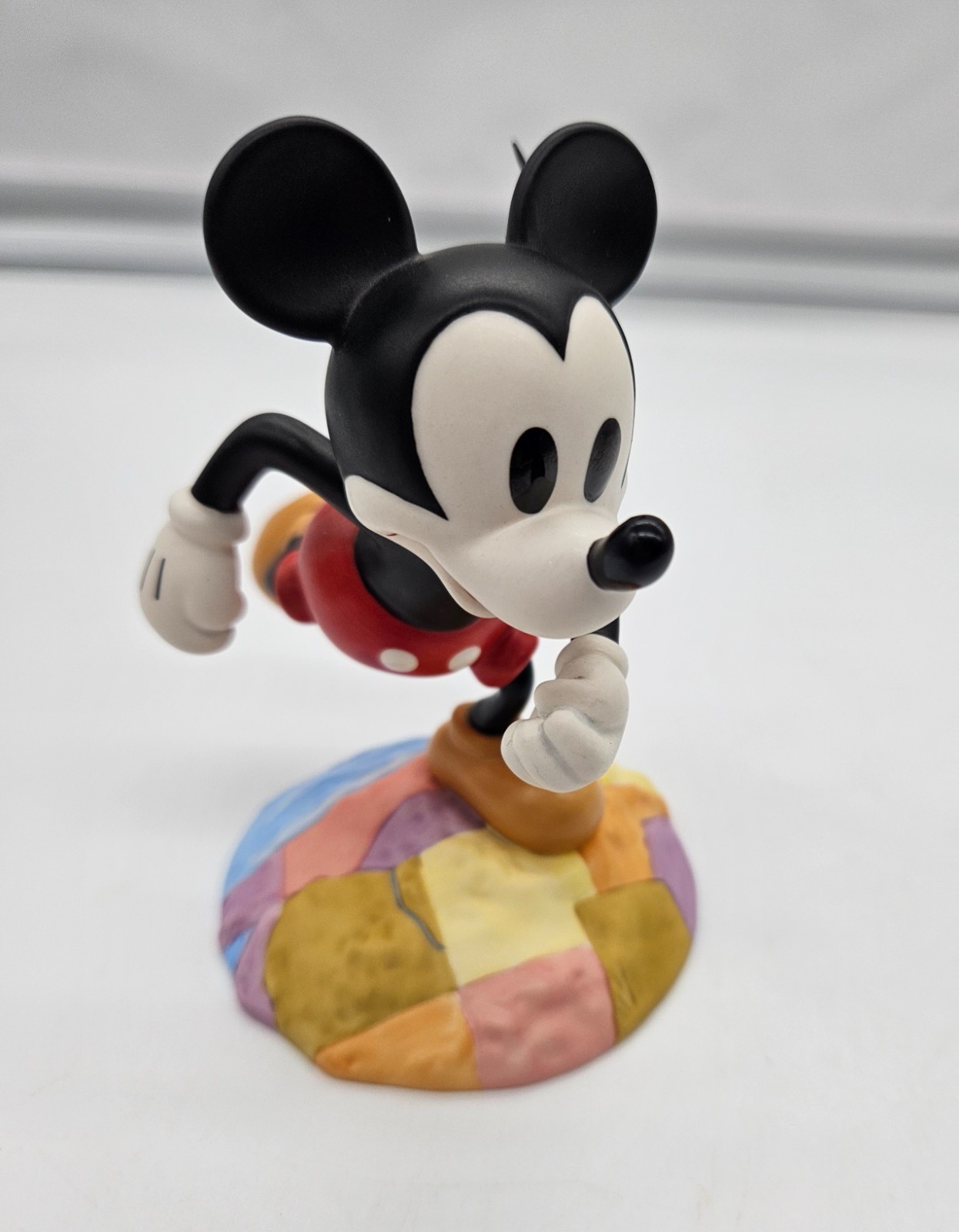 WDCC Mickey Mouse Thru the Mirror Millennium Mickey On Top of the World Figurine