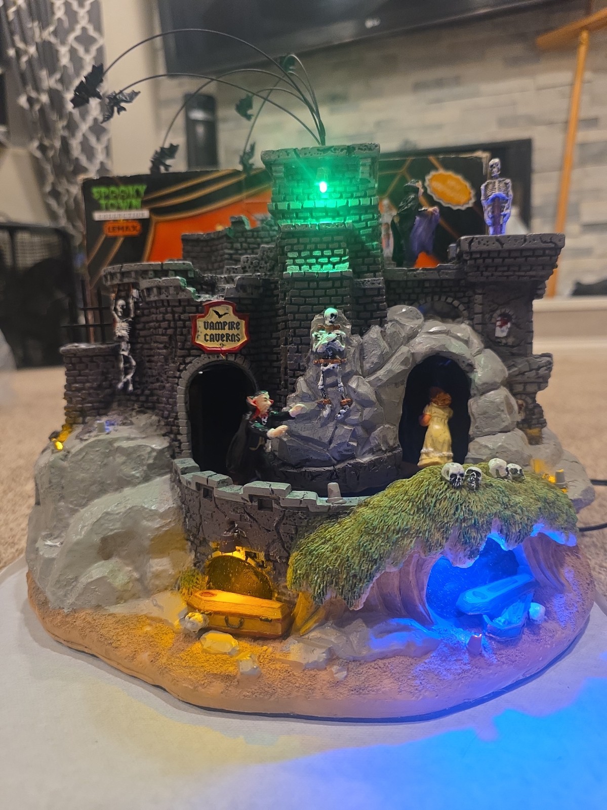 2009 Lemax Spooky Town Vampire Caverns 94961 Sights & Sounds Animated See Video 