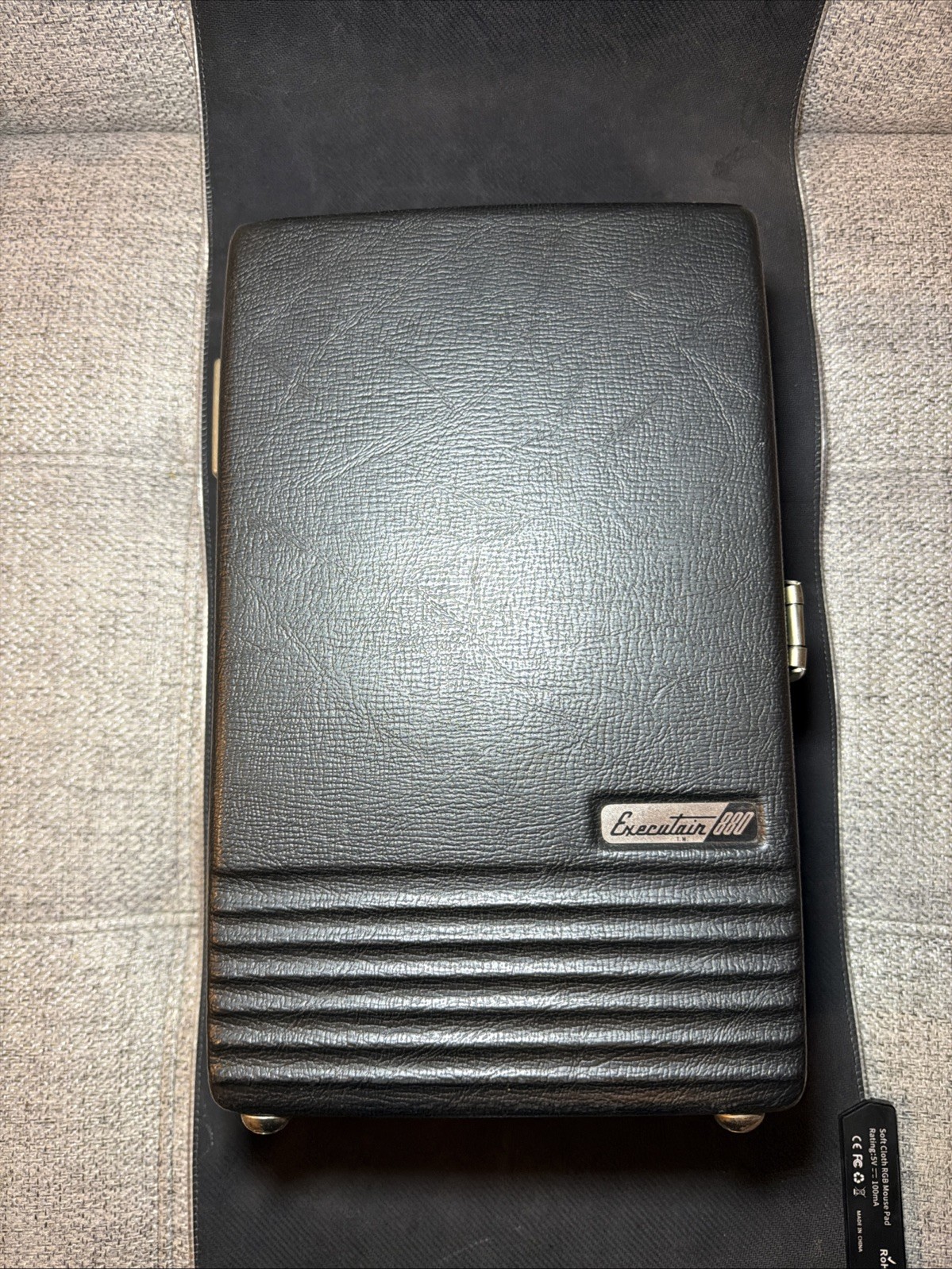 Vintage Executair 880 Trav-L-Bar Portable,from the 60s Vintage Executair 880 Trav-L-Bar Portable,from the 60s