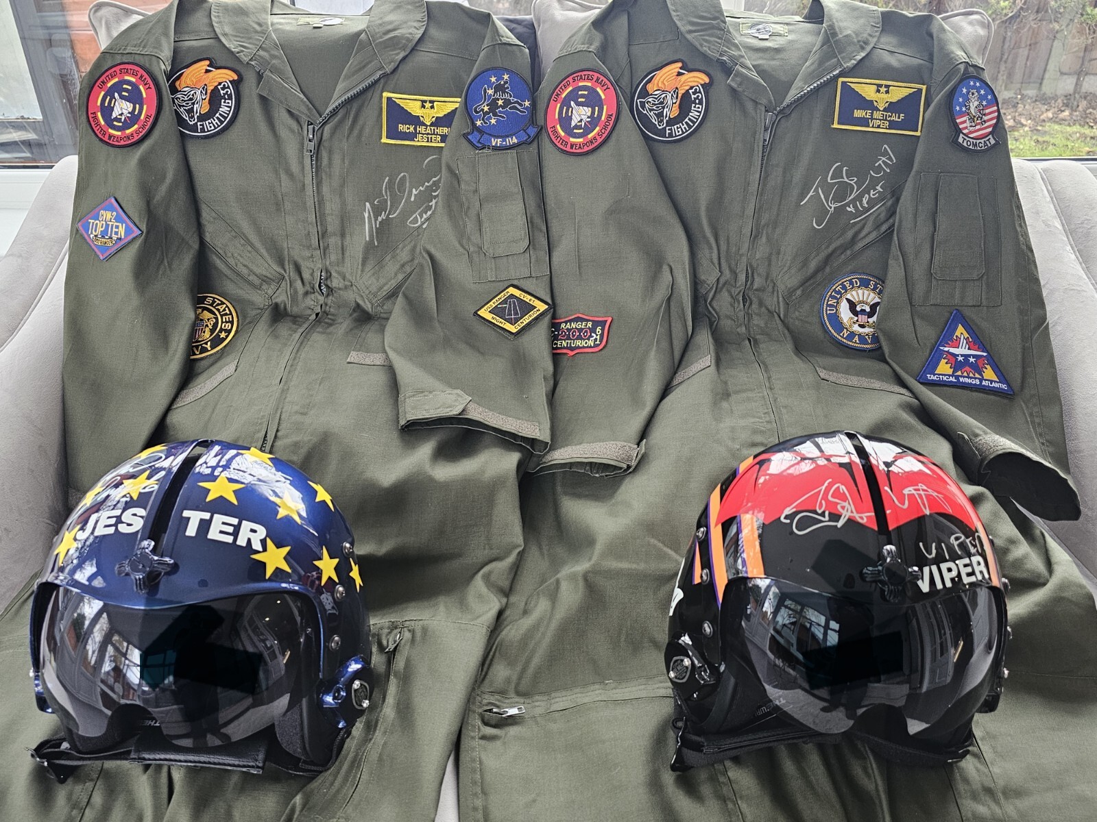 Top Gun 1986 Signed Replica Pilots helmets & Pilot suits. Monopoly events COA