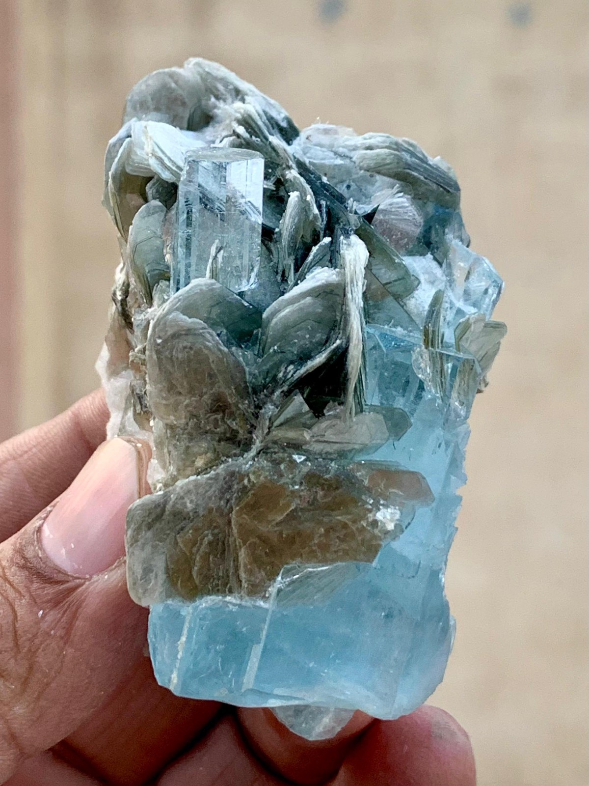 100g Blue Aquamarine Crystal with Muscovite Mica–Natural Specimen Chumar Bakhoor