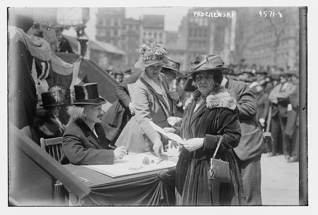 Photo:Ignacy Jan Paderewski and Helena Paderewska Outdoor Table Photograph