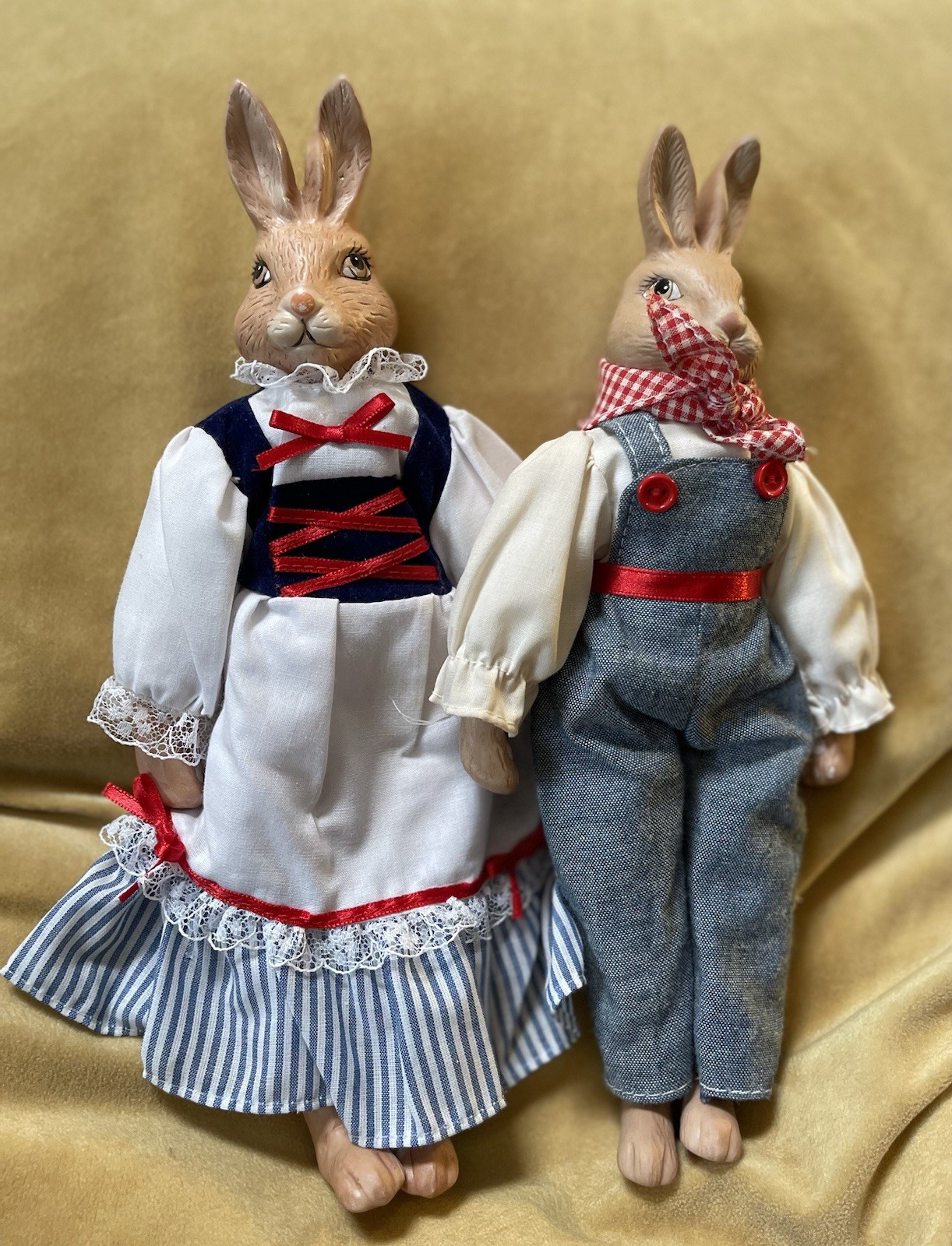 Country Barnyard Bunnies Betsy and Billy- Ceramic Made In Taiwan (Betay) Vintage Country Barnyard Bunnies Betsy and Billy- Ceramic Made In Taiwan (Betay) Vintage