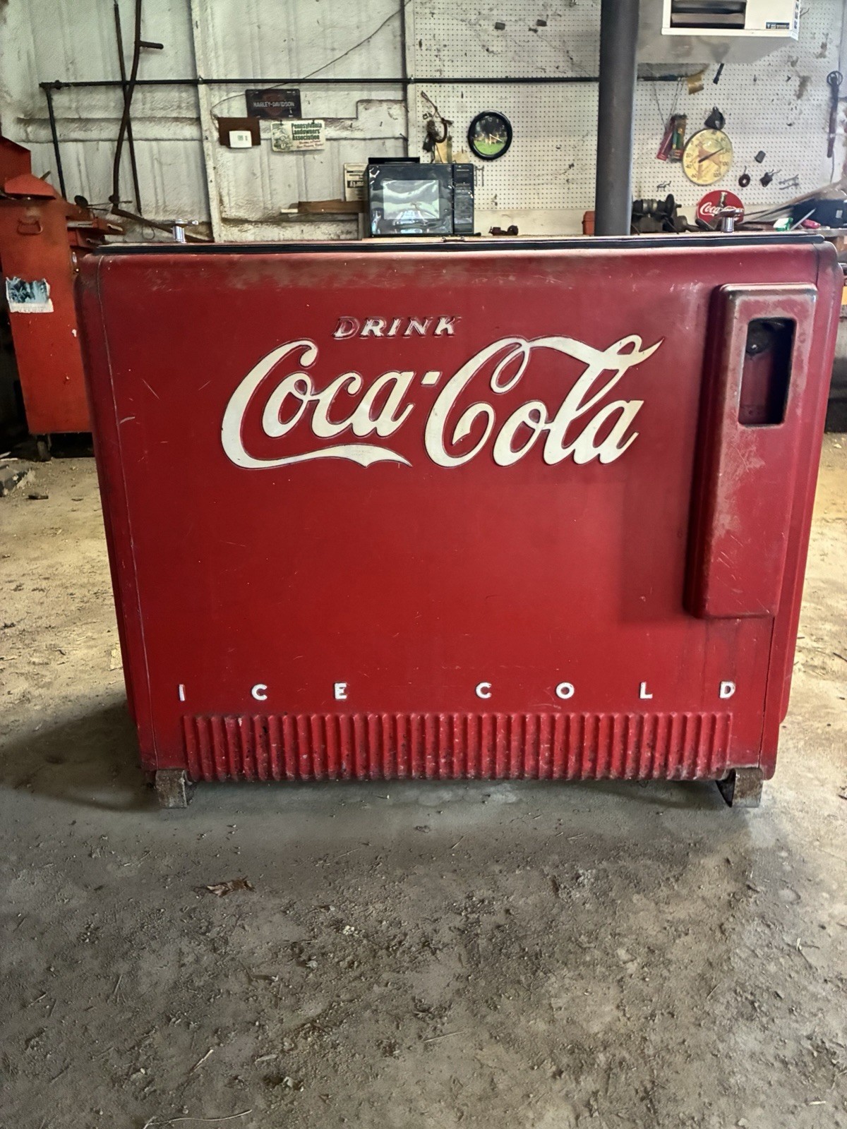 Vintage Antique 1939 Westinghouse Coca Cola Cooler. Vintage Antique 1939 Westinghouse Coca Cola Cooler.